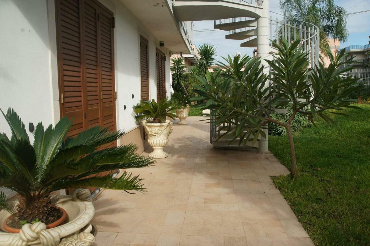 Villa Grazia Фондакелло Экстерьер фото